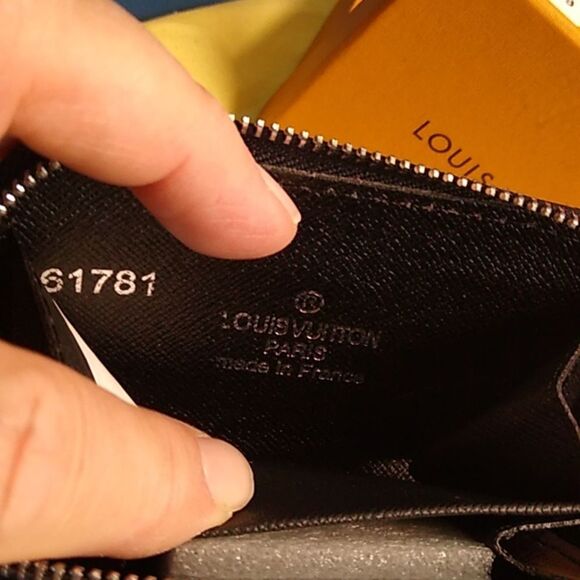 Louis Vuitton Black Monogram Wallet Box Bag - Picture 4 of 9